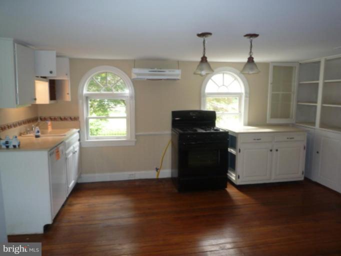 42403 Stumptown Road Leesburg, VA 20176 - Photo 5 of 17 Kitchen