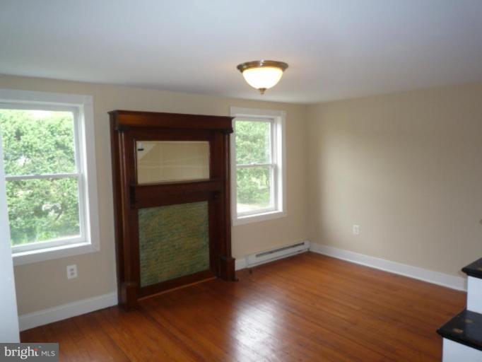 42403 Stumptown Road Leesburg, VA 20176 - Photo 8 of 17 Family Room