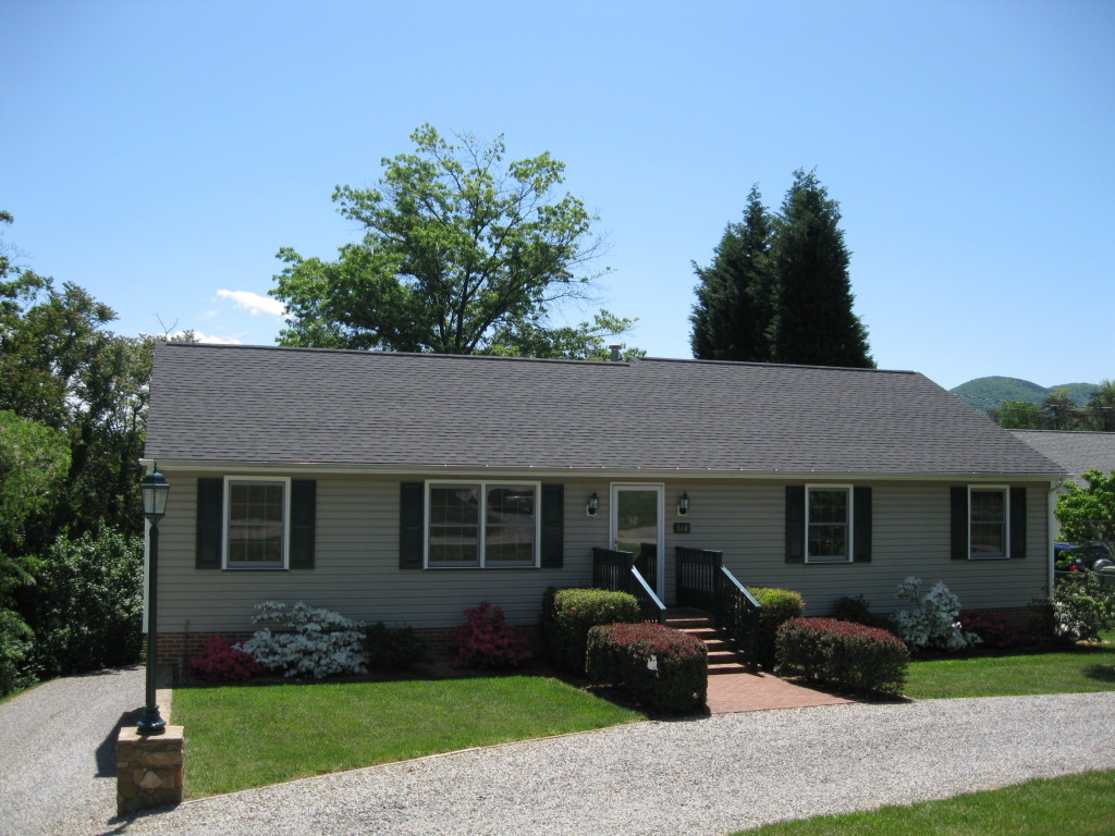 318 Diamond Road Salem, VA 24153 - Photo 1 of 6 Front