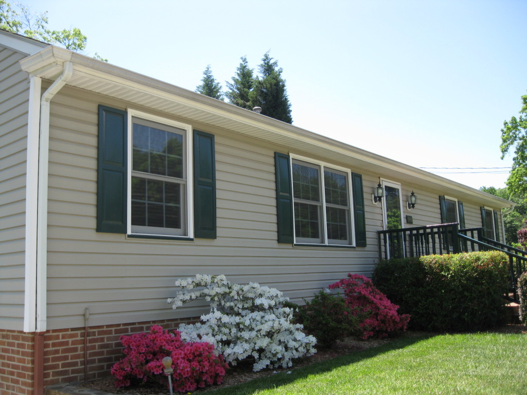 318 Diamond Road Salem, VA 24153 - Photo 2 of 6 Front2