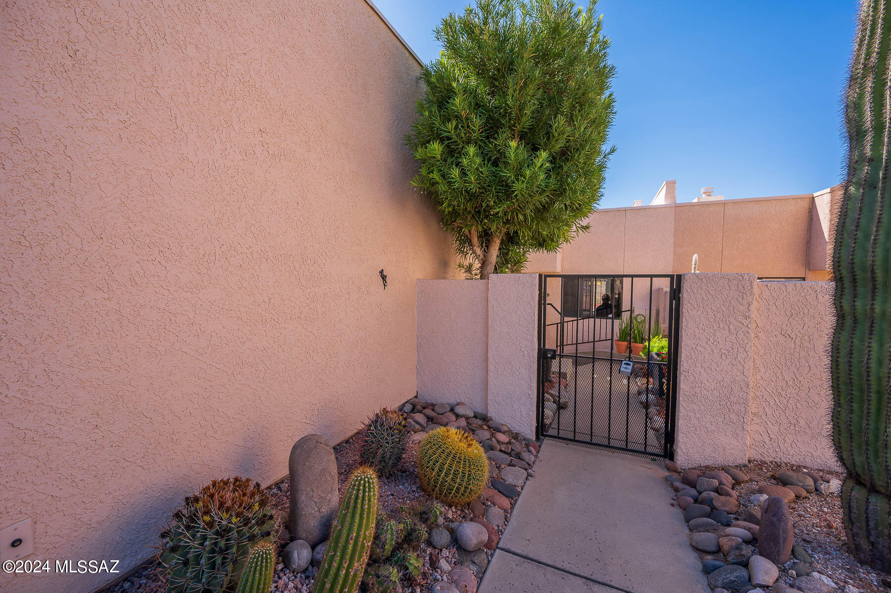 4984 North Valle Road Tucson, AZ 85750 - Photo 5 of 48