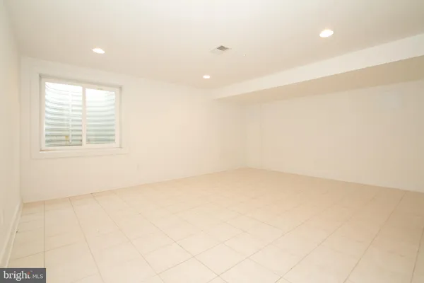 $3,200 | 1118 Wallace Street, Philadelphia, PA 19123