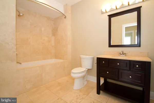 $3,200 | 1118 Wallace Street, Philadelphia, PA 19123