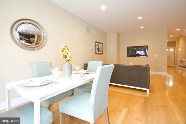 $3,200 | 1118 Wallace Street, Philadelphia, PA 19123