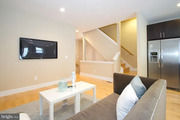 $3,200 | 1118 Wallace Street, Philadelphia, PA 19123