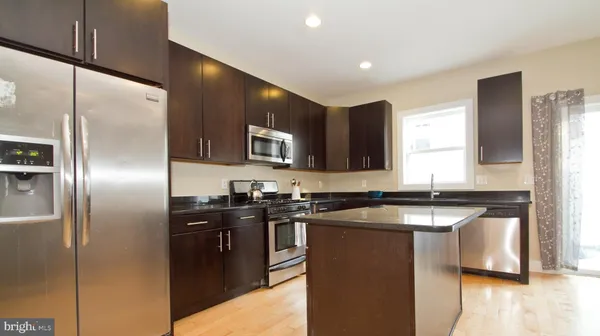 $3,200 | 1118 Wallace Street, Philadelphia, PA 19123