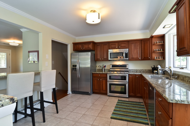 3000 Applegate Lane Glenview, IL 60025 - Photo 4 of 10