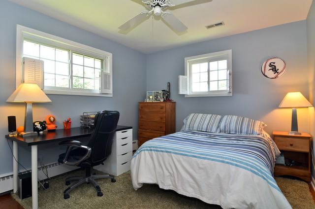 3000 Applegate Lane Glenview, IL 60025 - Photo 7 of 10