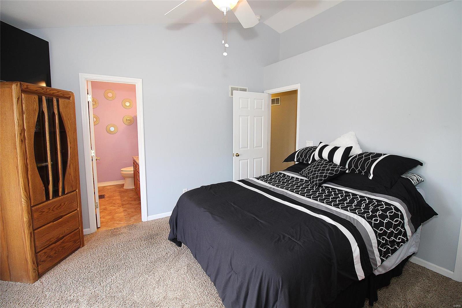 454 Magoffin Road St. Louis, MO 63129 - Photo 15 of 59 Gallery Image 15