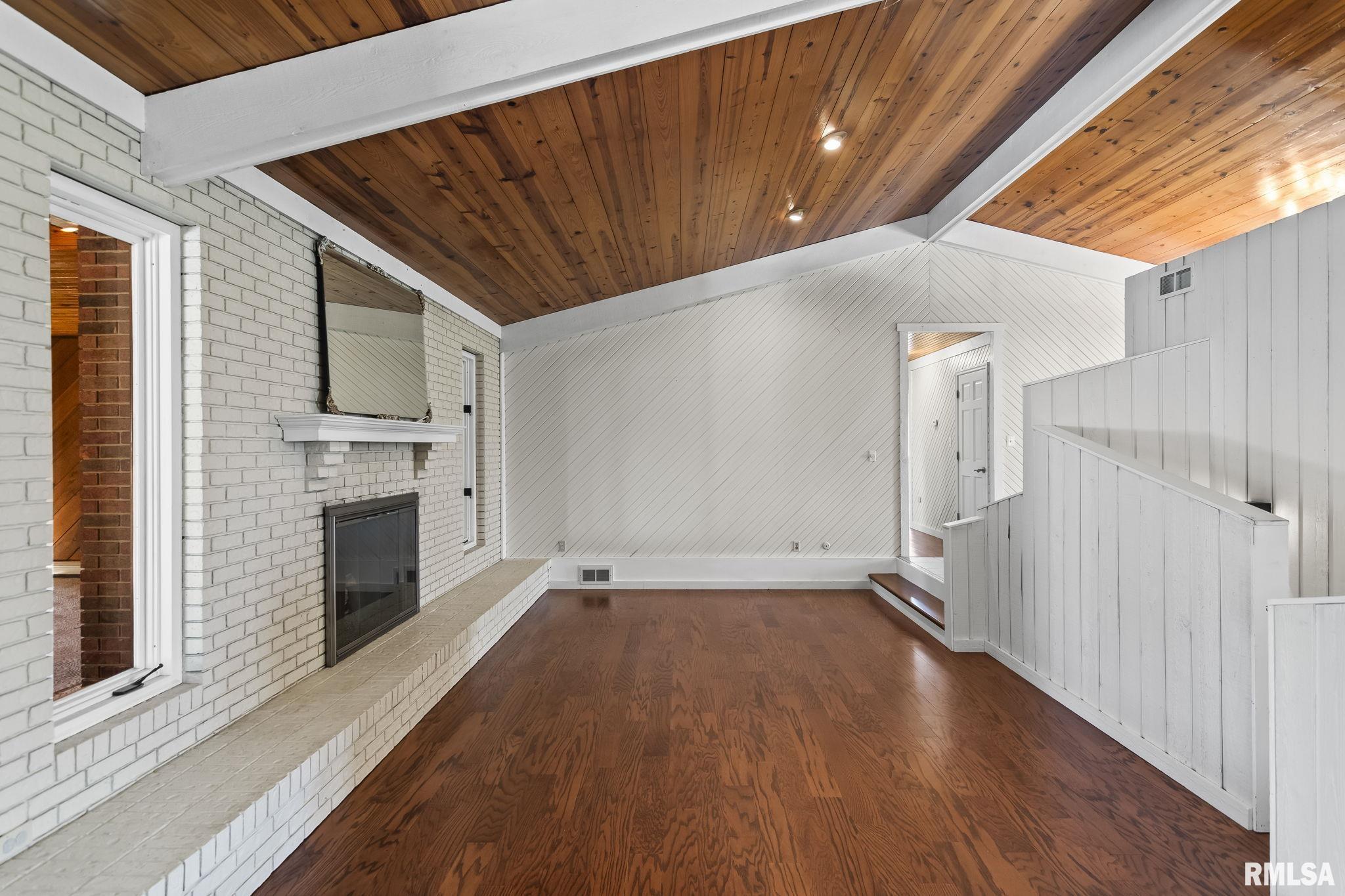 2784 Hilltop Road Springfield, IL 62712 - Photo 11 of 67