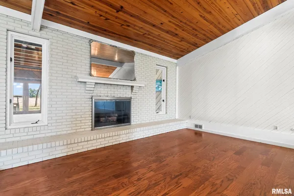 $450,000 | 2784 Hilltop Road, Springfield, IL 62712