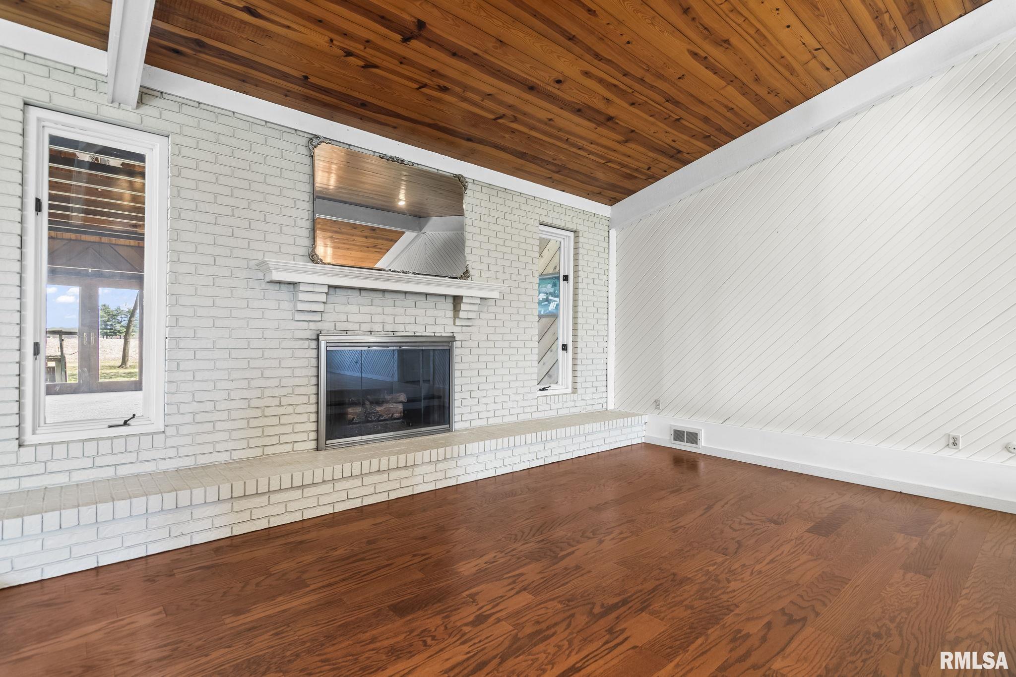 2784 Hilltop Road Springfield, IL 62712 - Photo 12 of 67