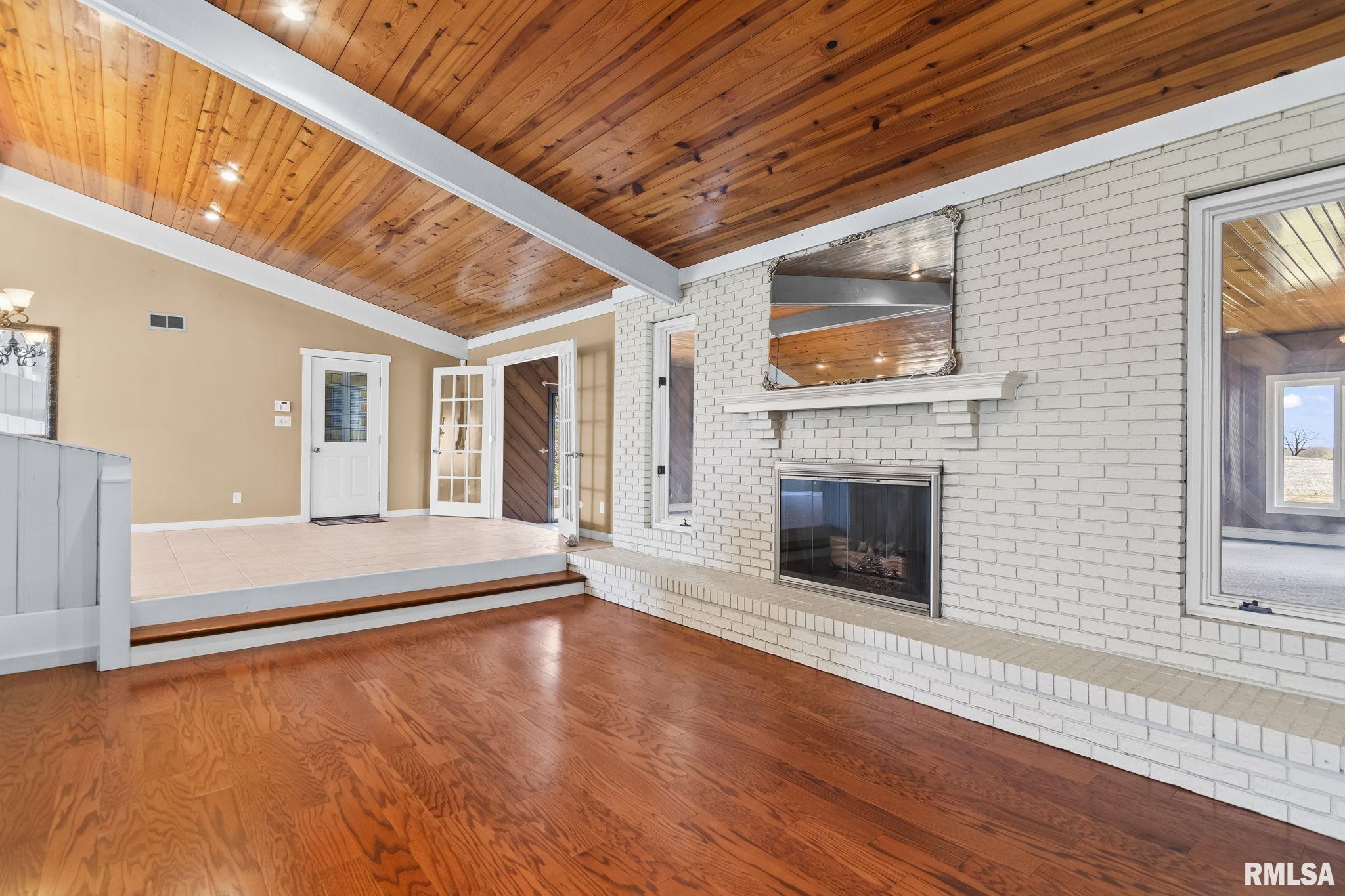 2784 Hilltop Road Springfield, IL 62712 - Photo 13 of 67