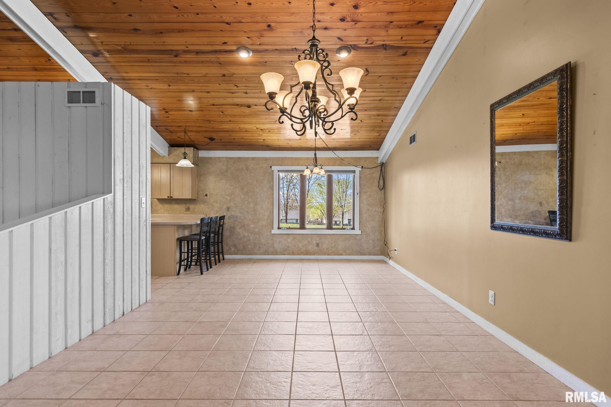 2784 Hilltop Road Springfield, IL 62712 - Photo 14 of 67