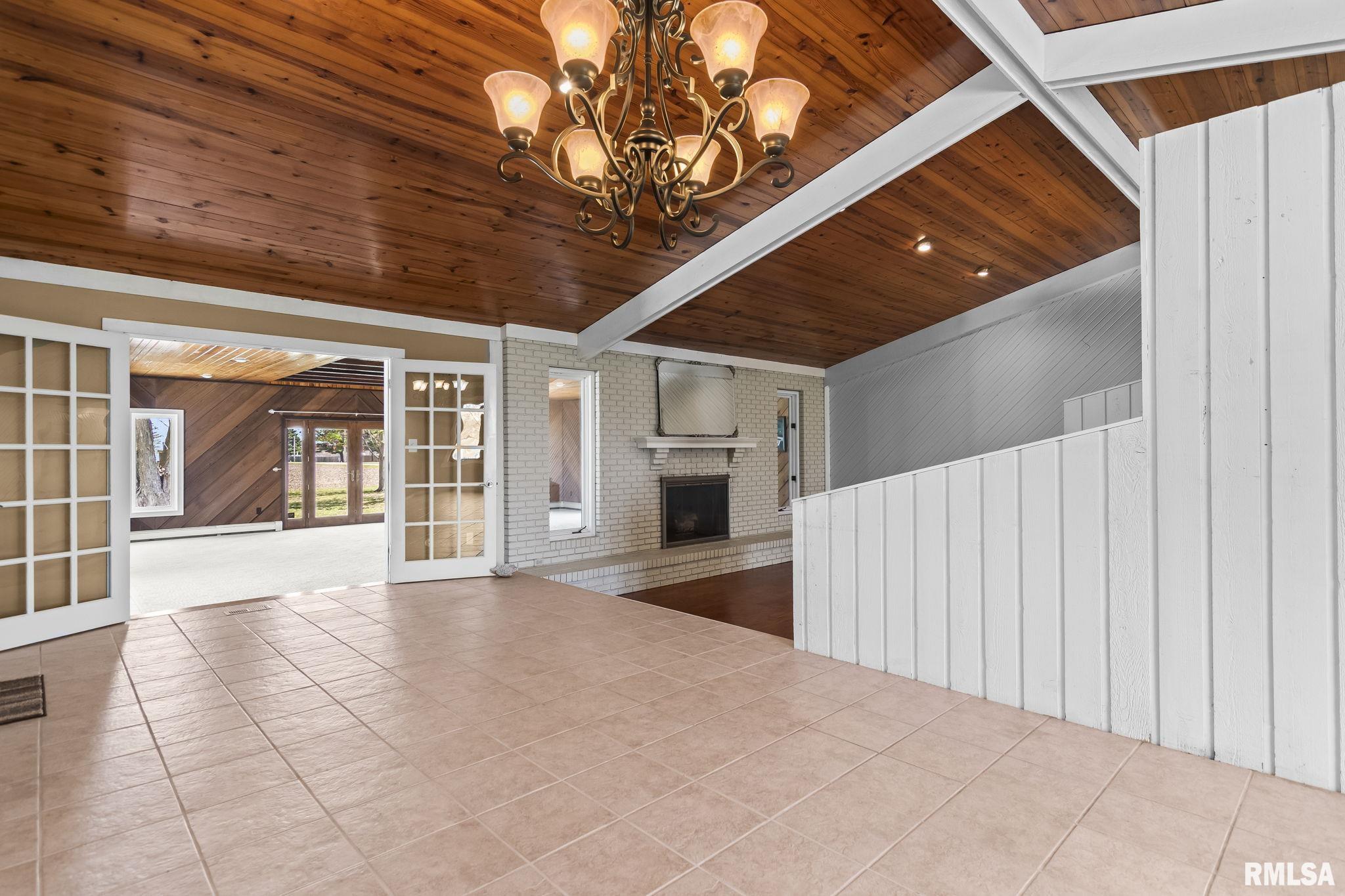 2784 Hilltop Road Springfield, IL 62712 - Photo 15 of 67