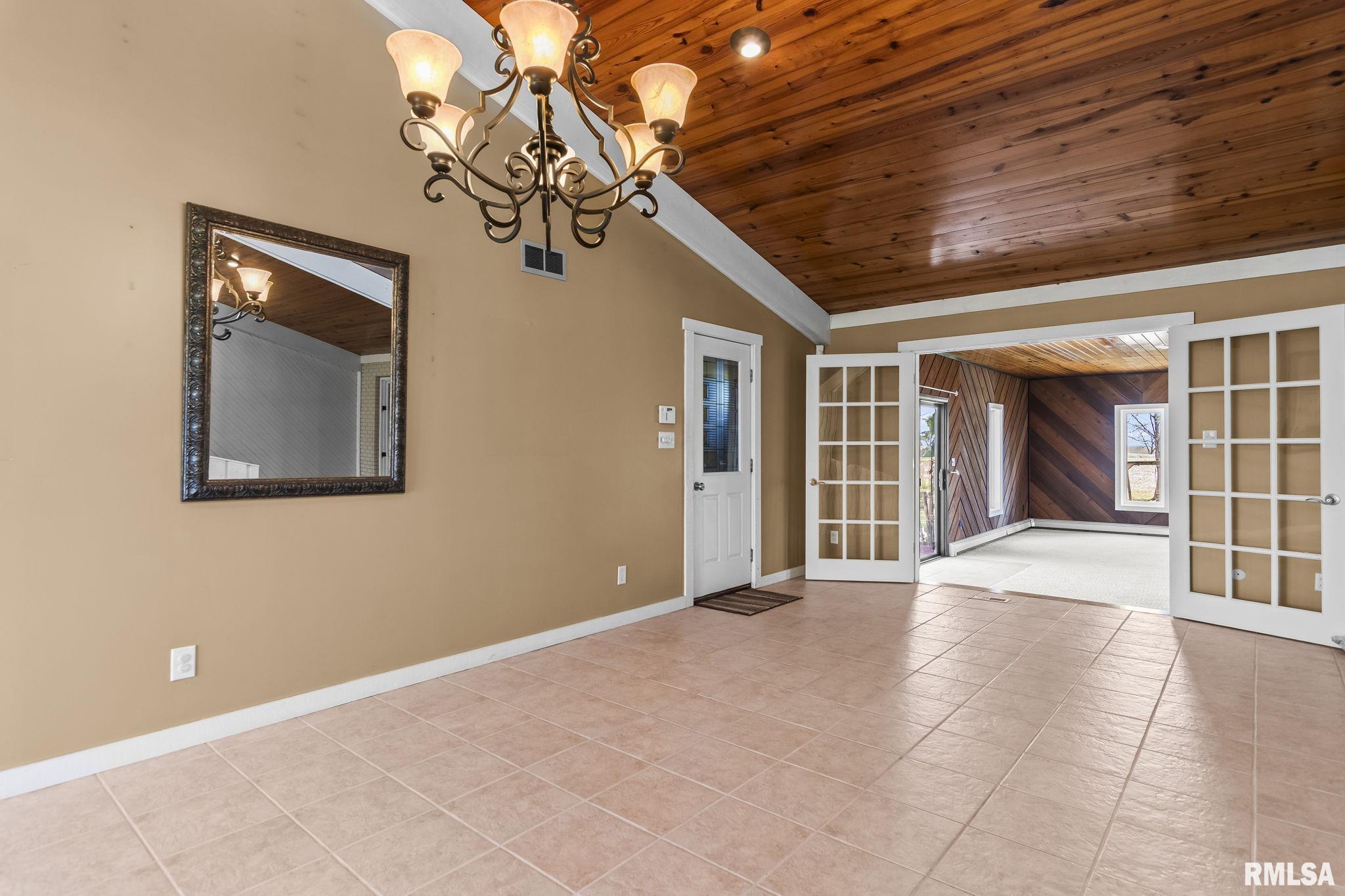 2784 Hilltop Road Springfield, IL 62712 - Photo 16 of 67