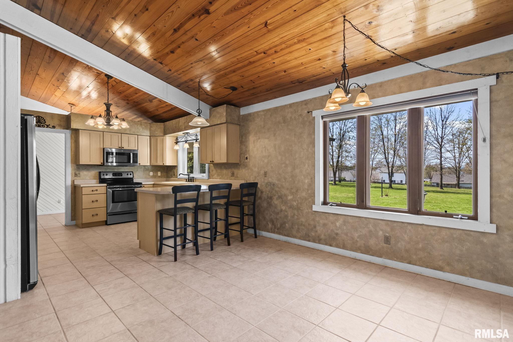 2784 Hilltop Road Springfield, IL 62712 - Photo 17 of 67