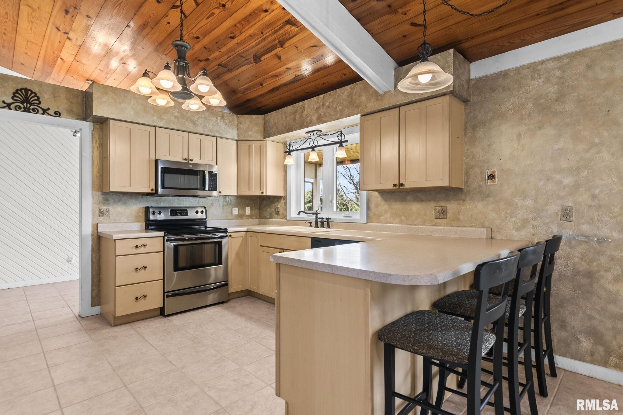 2784 Hilltop Road Springfield, IL 62712 - Photo 19 of 67