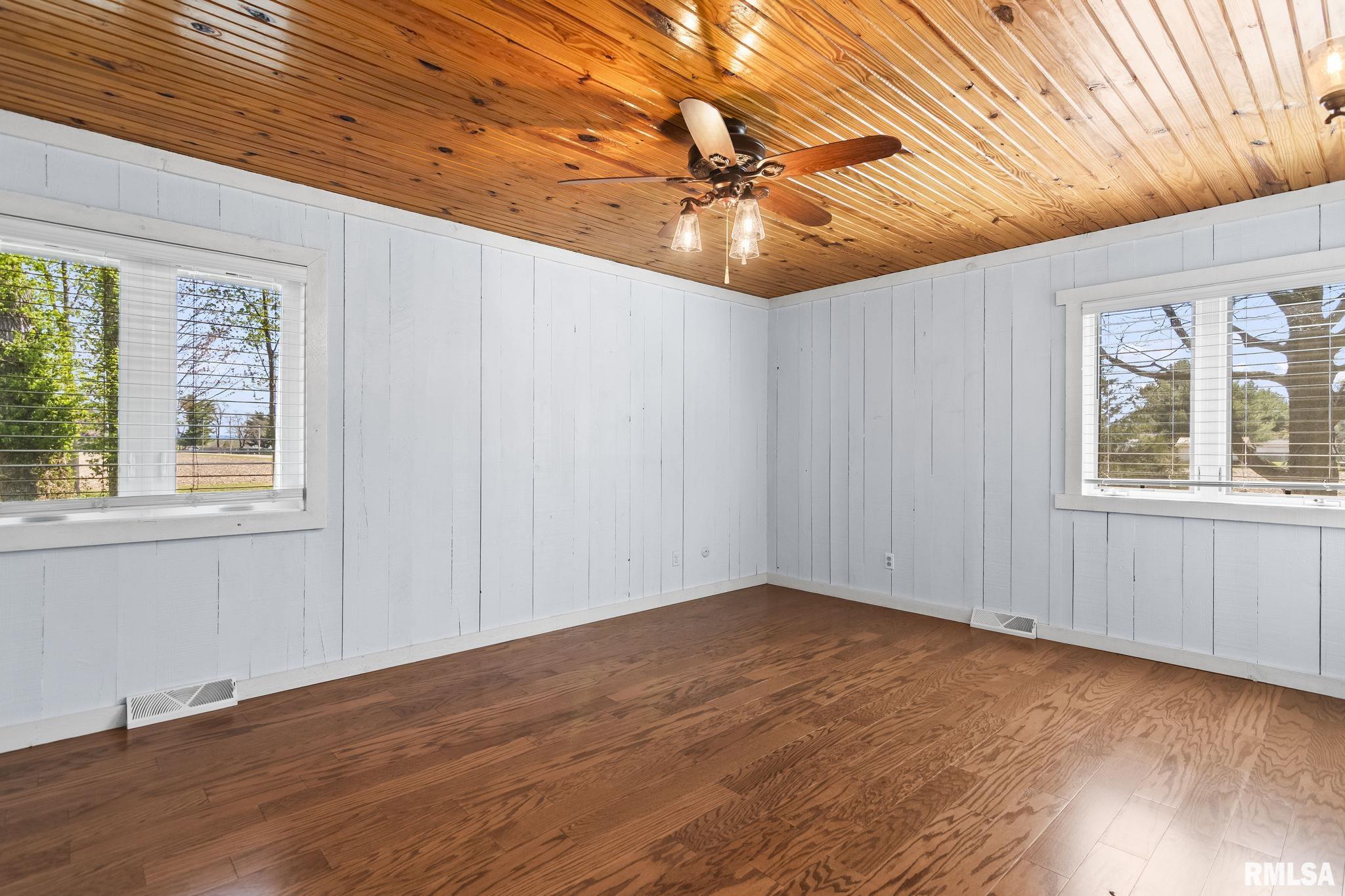 2784 Hilltop Road Springfield, IL 62712 - Photo 29 of 67