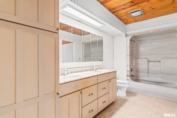 $450,000 | 2784 Hilltop Road, Springfield, IL 62712