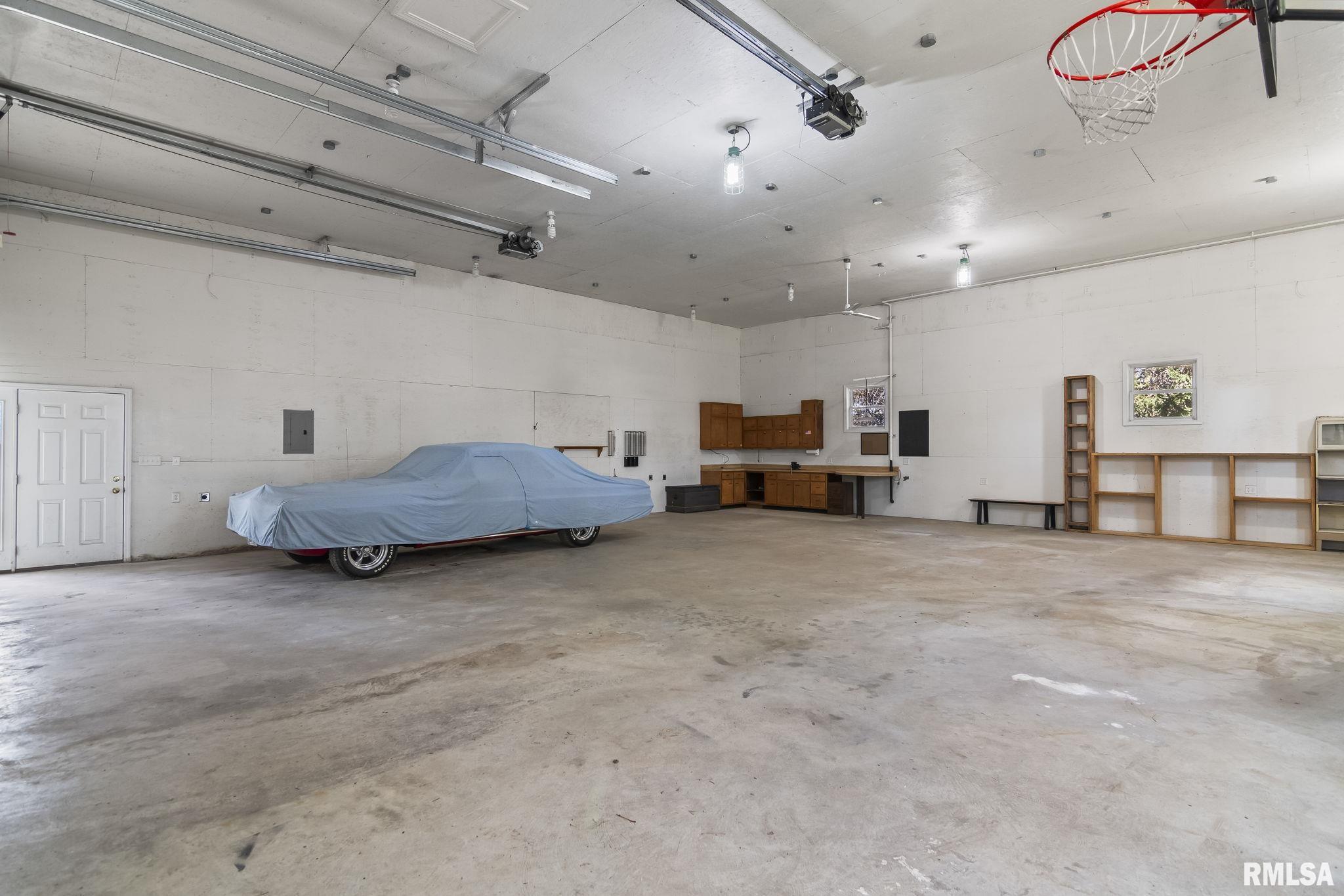 2784 Hilltop Road Springfield, IL 62712 - Photo 53 of 67