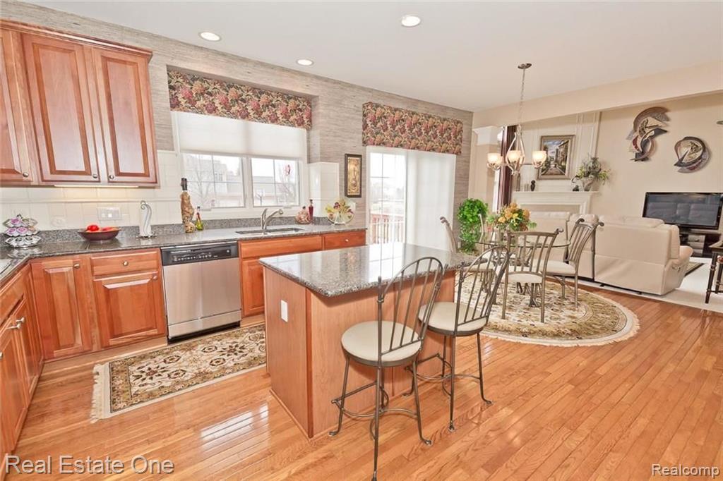 5688 Stonehaven Boulevard Rochester, MI 48306 - Photo 21 of 69