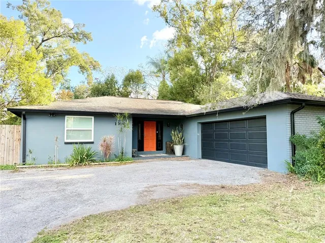 $470,000 | 1004 Lake Charles Circle, Lutz, FL 33548