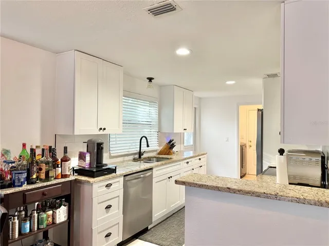 $470,000 | 1004 Lake Charles Circle, Lutz, FL 33548