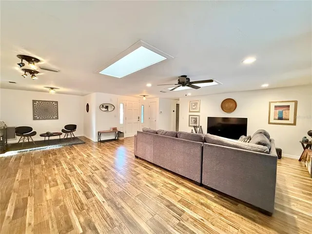 $470,000 | 1004 Lake Charles Circle, Lutz, FL 33548