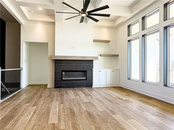 $779,900 | 10787 Genesis Drive, Parkville, MO 64152