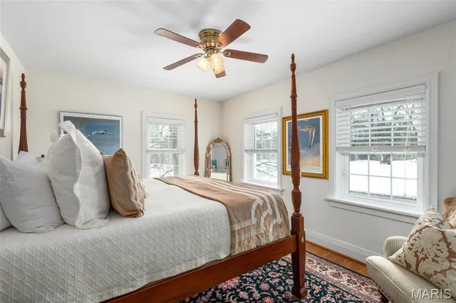 $2,800 | 440 North Hanley Road, University City, MO 63130