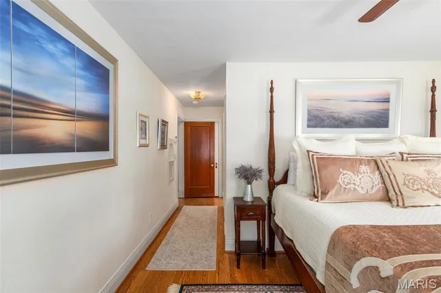 $2,800 | 440 North Hanley Road, University City, MO 63130