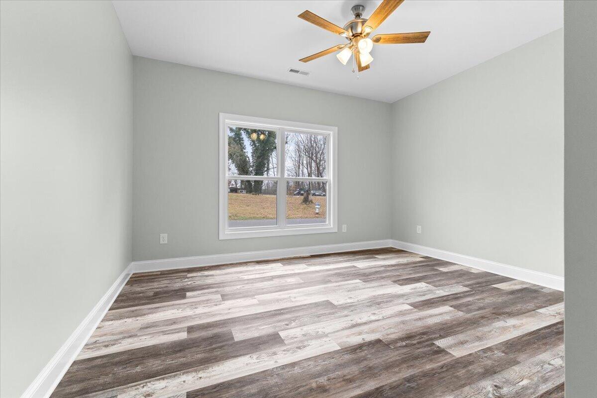 1948 Redwood Road Southeast Roanoke, VA 24014 - Photo 21 of 36 15-1948 Redwood Rd SE 15