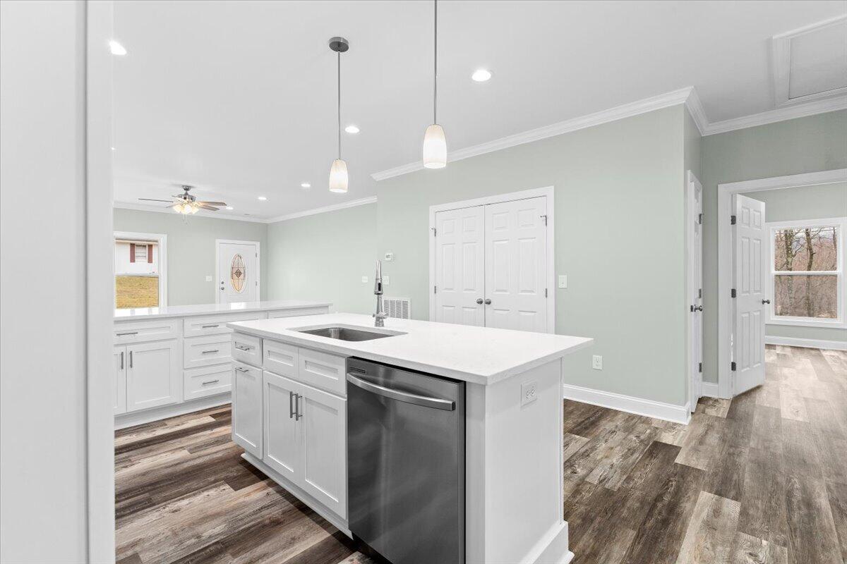 1948 Redwood Road Southeast Roanoke, VA 24014 - Photo 5 of 36 19-1948 Redwood Rd SE 19