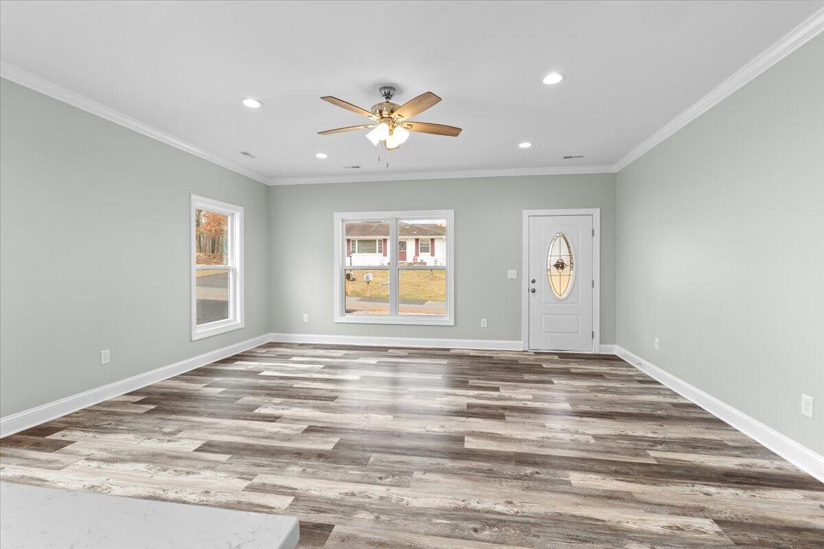 1948 Redwood Road Southeast Roanoke, VA 24014 - Photo 9 of 36 09-1948 Redwood Rd SE 09