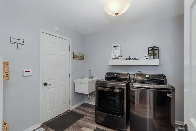 $599,900 | 6112 Misty Pine Court, Crystal Lake, IL 60012