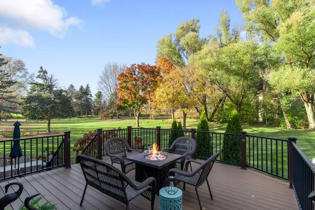 $599,900 | 6112 Misty Pine Court, Crystal Lake, IL 60012