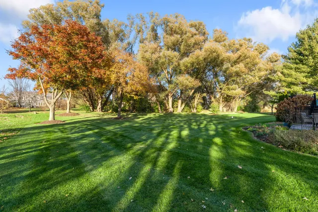 $599,900 | 6112 Misty Pine Court, Crystal Lake, IL 60012