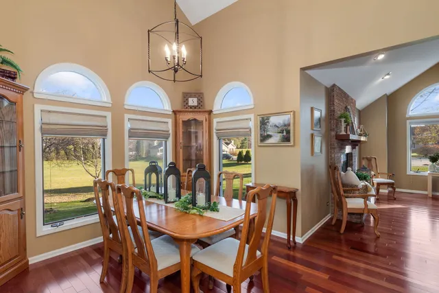 $599,900 | 6112 Misty Pine Court, Crystal Lake, IL 60012