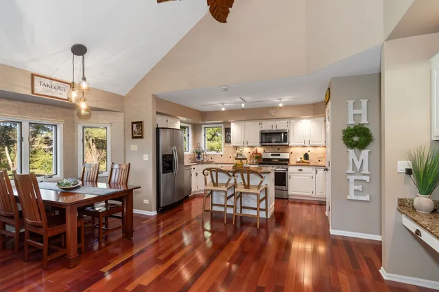 $599,900 | 6112 Misty Pine Court, Crystal Lake, IL 60012