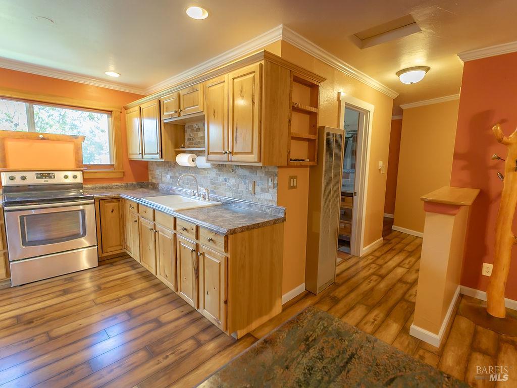 944 Clover Drive Santa Rosa, CA 95401 - Photo 11 of 37 Gallery Image 11