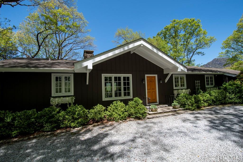 311 Queen Mountain Road Highlands, NC 28741 - Photo 3 of 44 Gallery Image 3