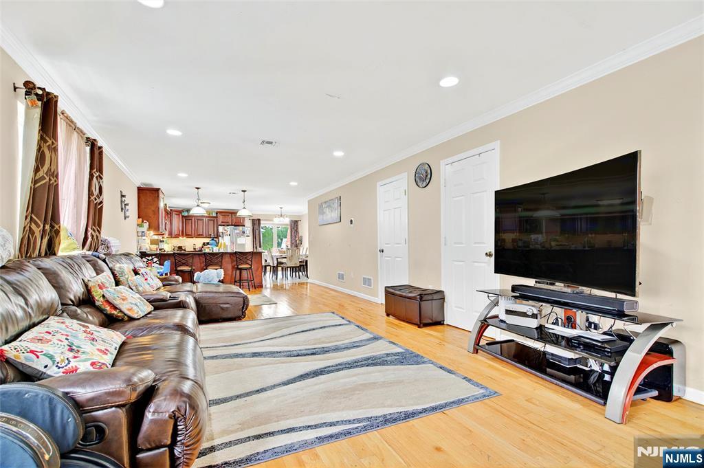 286 James Street Hackensack, NJ 07601 - Photo 8 of 50