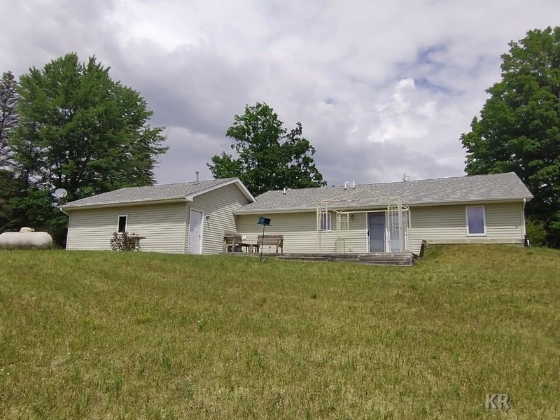 729 Oberlin Road Gladwin, MI 48624 - Photo 6 of 28