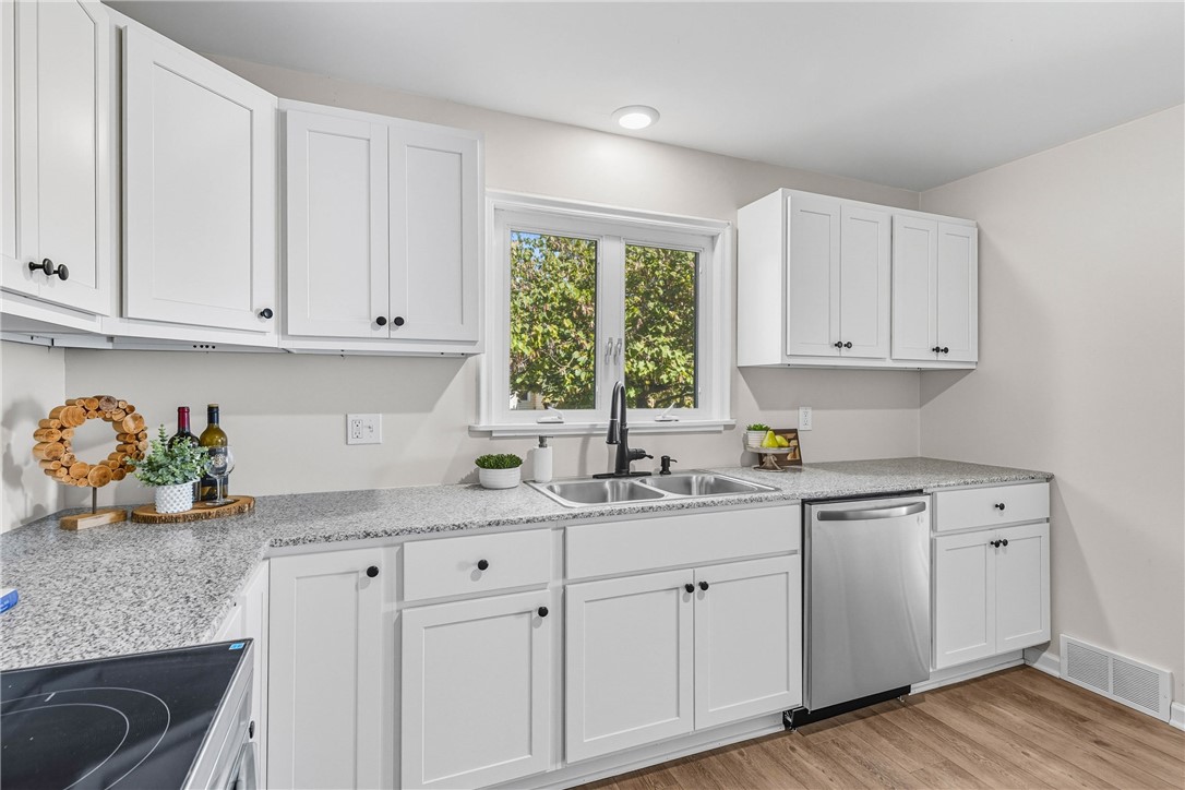 235 Shelford Road Irondequoit, NY 14609 - Photo 16 of 50