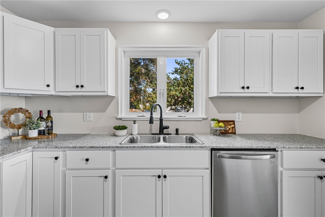 235 Shelford Road Irondequoit, NY 14609 - Photo 17 of 50