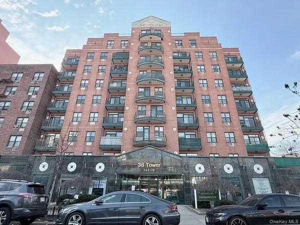 $728,000 | 142-18 38th Avenue, Unit 9C | Downtown Flushing