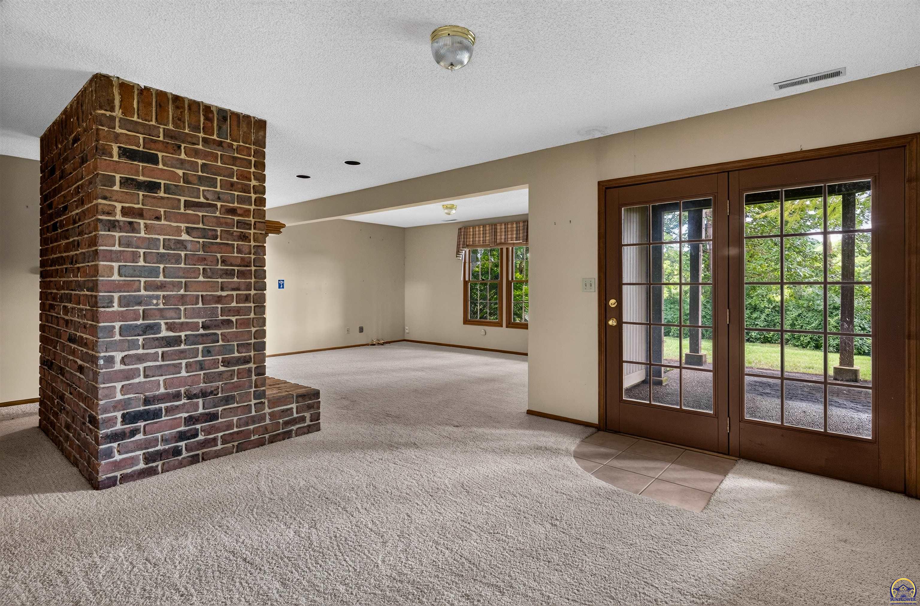 4305 Quail Pointe Road Lawrence, KS 66047 - Photo 26 of 40