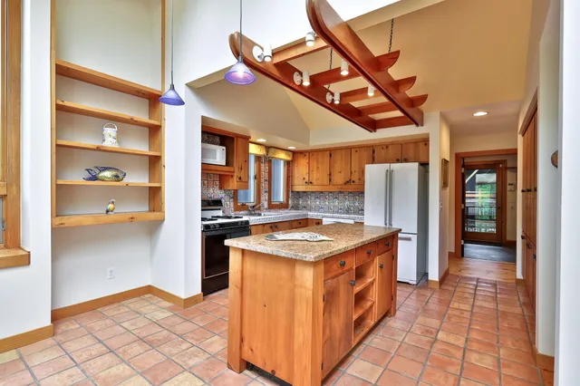 $869,000 | 1588 Austin Hill Road, Rochester, VT 05767