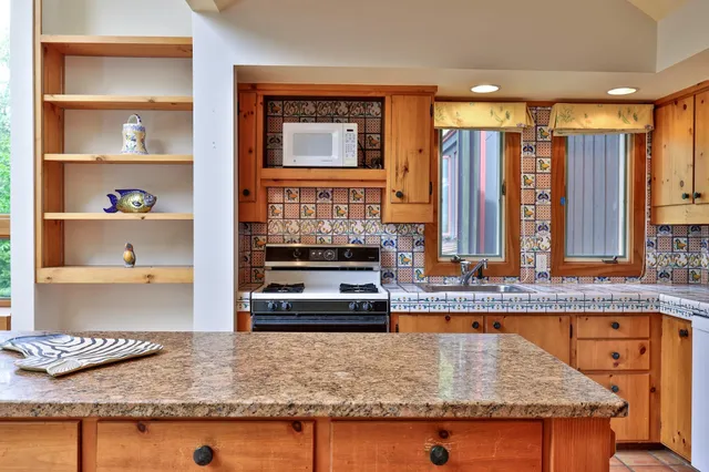 $869,000 | 1588 Austin Hill Road, Rochester, VT 05767